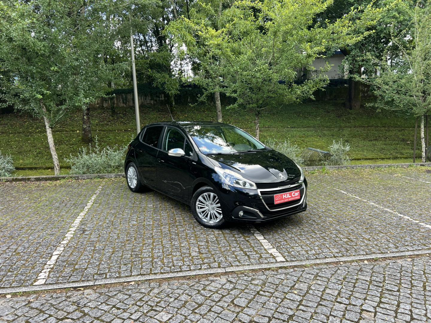 PEUGEOT 208 1.2 VTI